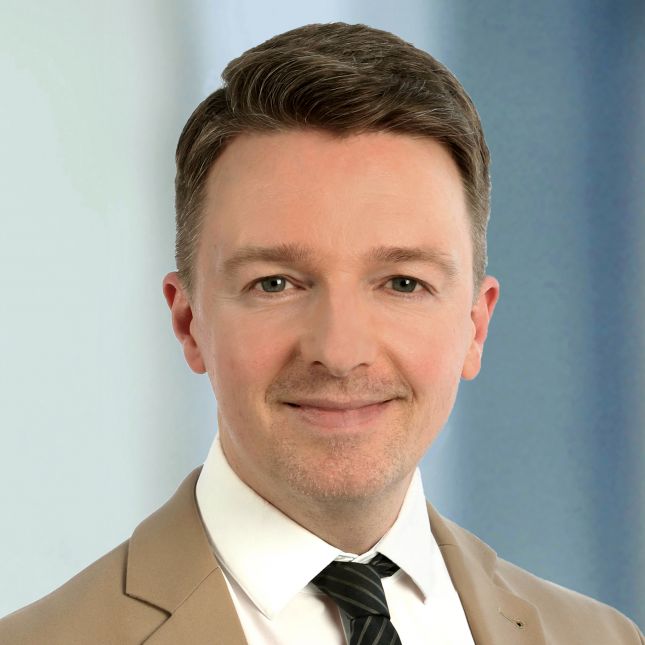 Stephan Kampz Geschäftsführer, Bachelor of science