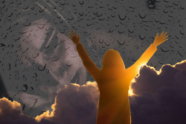 Neben dem Anblick einer depressiven Person steckt sich eine andere Person einem Sonnenaufgang entgegen